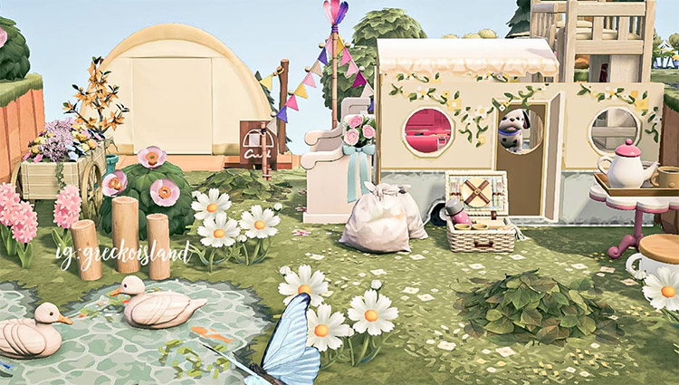 Glamping Tent Design with stalls in ACNH