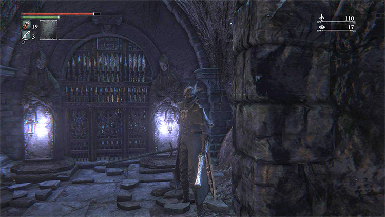 The boss door that opens once the lever is pulled / Bloodborne