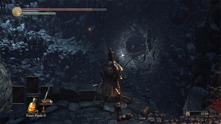 The sewer tunnel in the distance / Dark Souls 3