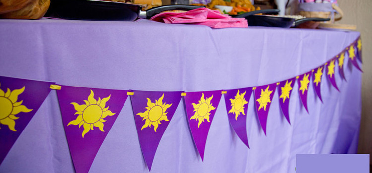 Tangled sun symbol garland