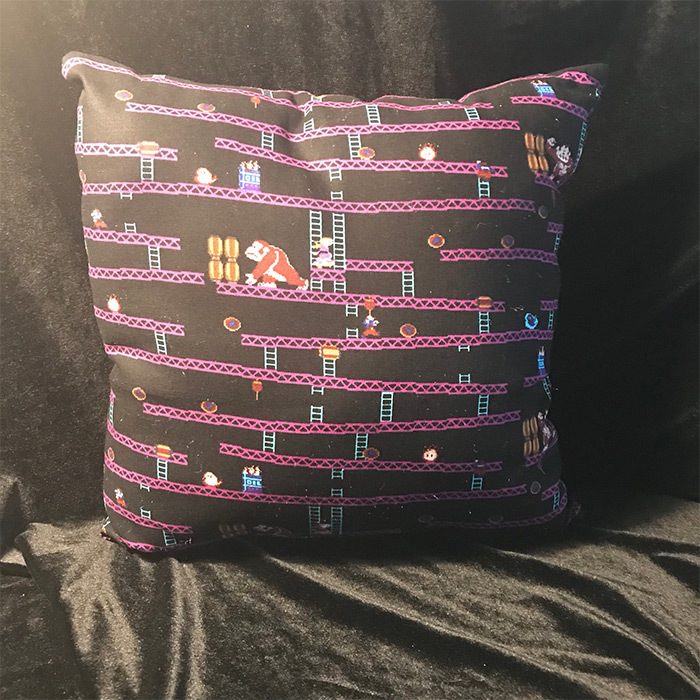 Retro throw pillow DK