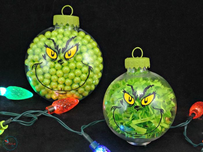 Grinch design christmas balls