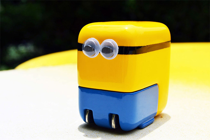 iPhone minion charger