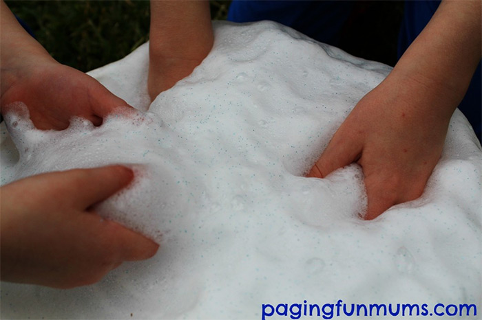 Frozen erupting snow diy