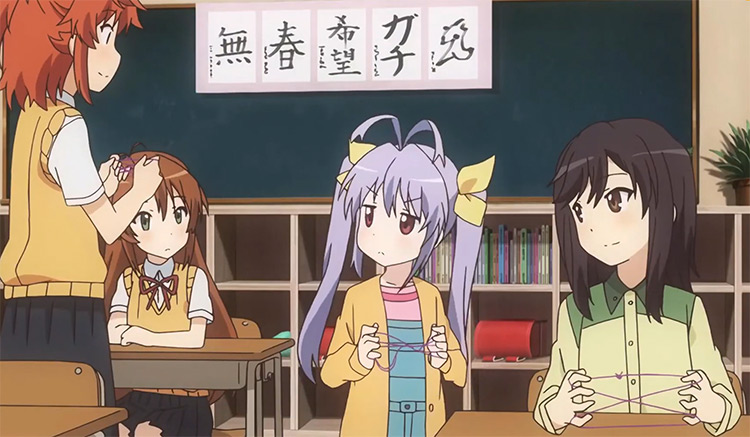 Anime girls playing rubber bands - Non Non Biyori Anime